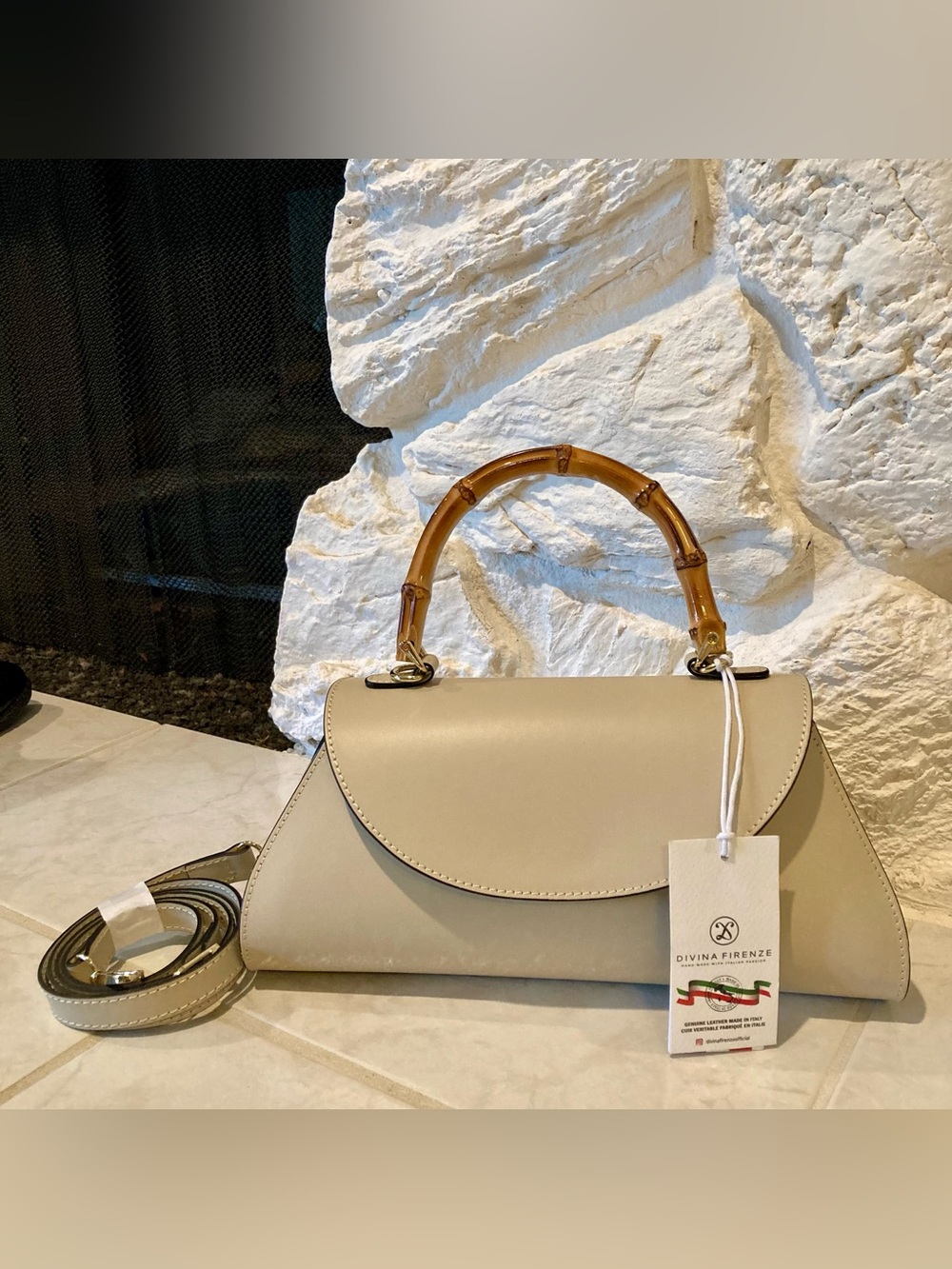 NWT Divine Firenze, made in Italy, light beige smooth leather top handle handbag